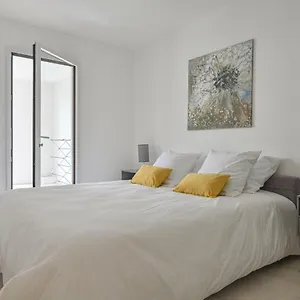T2 Neuf B4 Rdj - Piscine–accès Direct Plages Et Centre Village - , Saint-Cyr-sur-Mer France