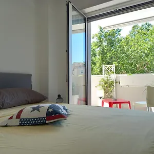Living Int 2 Rome